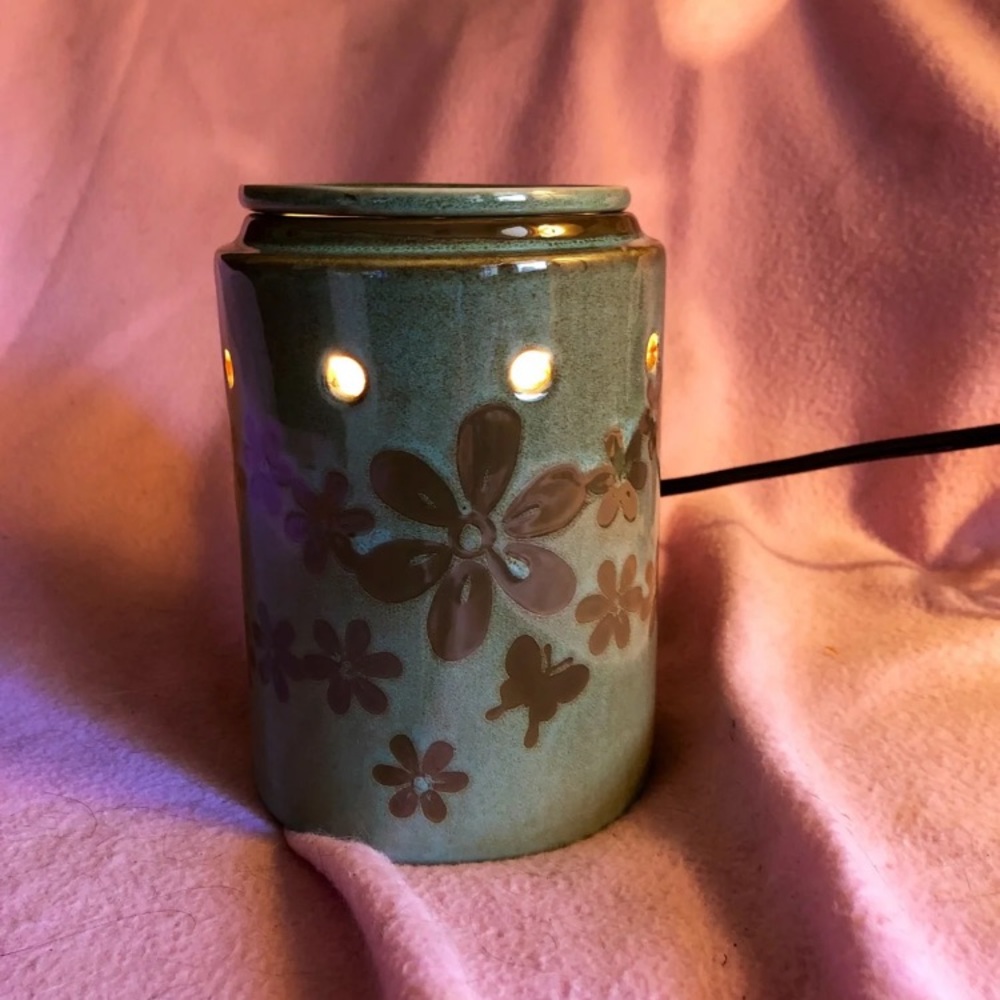 NIB-Scentsy Warmer